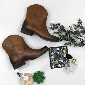 Jessica Simpson• brown• cowboy ankle boots